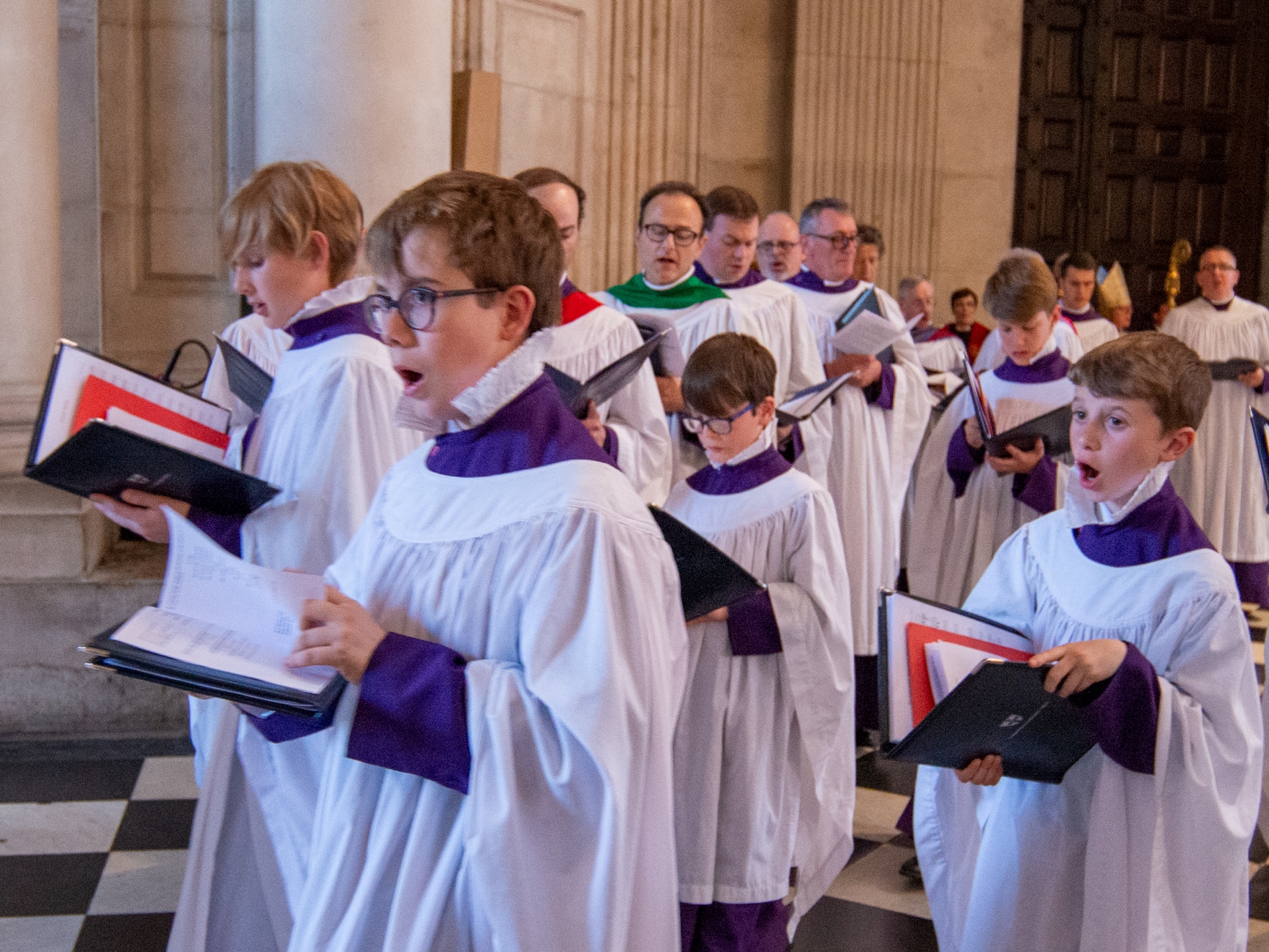 St Paul's Singing and Processing